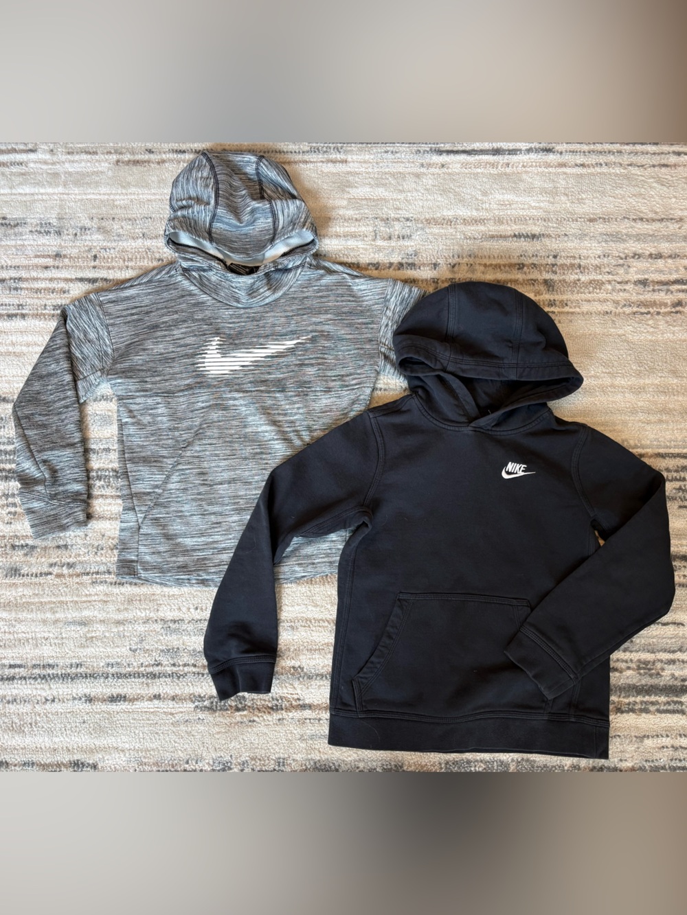 Lot of 2 Boys S Small Nike Hooded Hoodie Sweatshirts Black & Gray